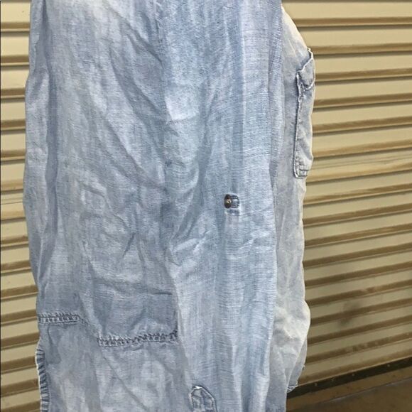 Cloth & Stone chambray button up top - Picture 6 of 8